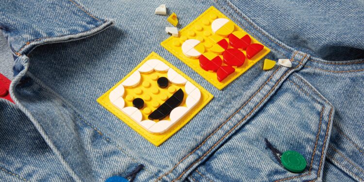 LEGO X Levi's Switches Iconic Patch for Bricks Baseplate