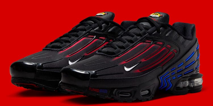 nike-air-max-plus-3-spider-man-spider-verse