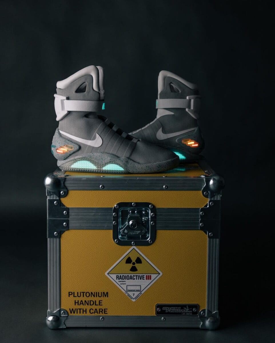 2011 nike mag with store the limited edition plutonium case