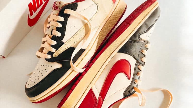 Travis Scott x Air Jordan 1 Low “Chicago Bulls” Sneakers