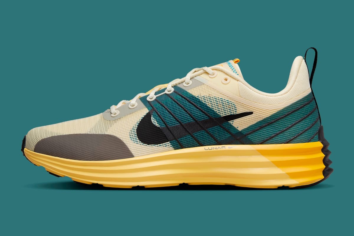 Nike Lunar Roam “Alabaster/Green Abyss” Is Selling Fast