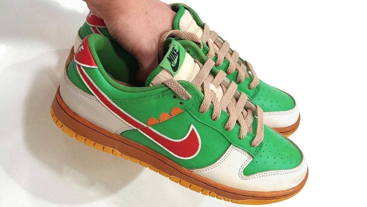 Yoshi Nike Dunk Low Sneakers