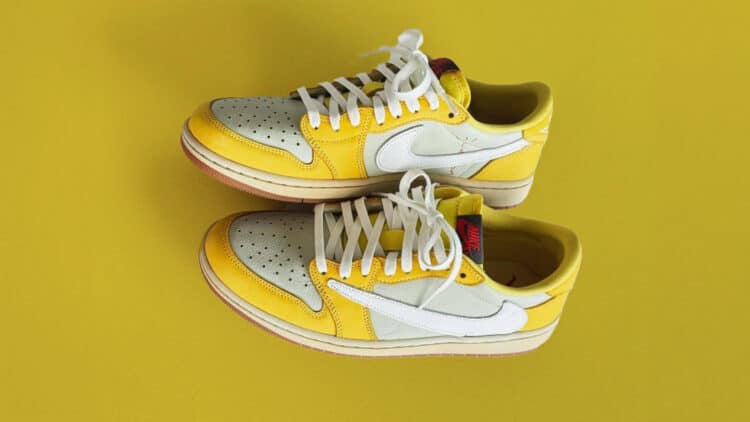 Canary Yellow" Travis Scott x Air Jordan 1 Low