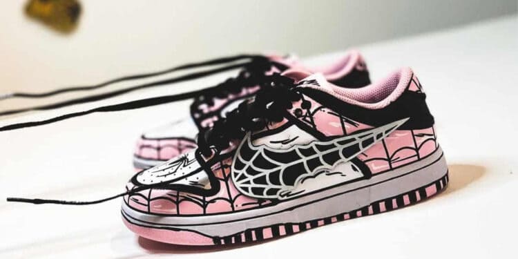 "Spider-Gwen" Nike Dunk Low 