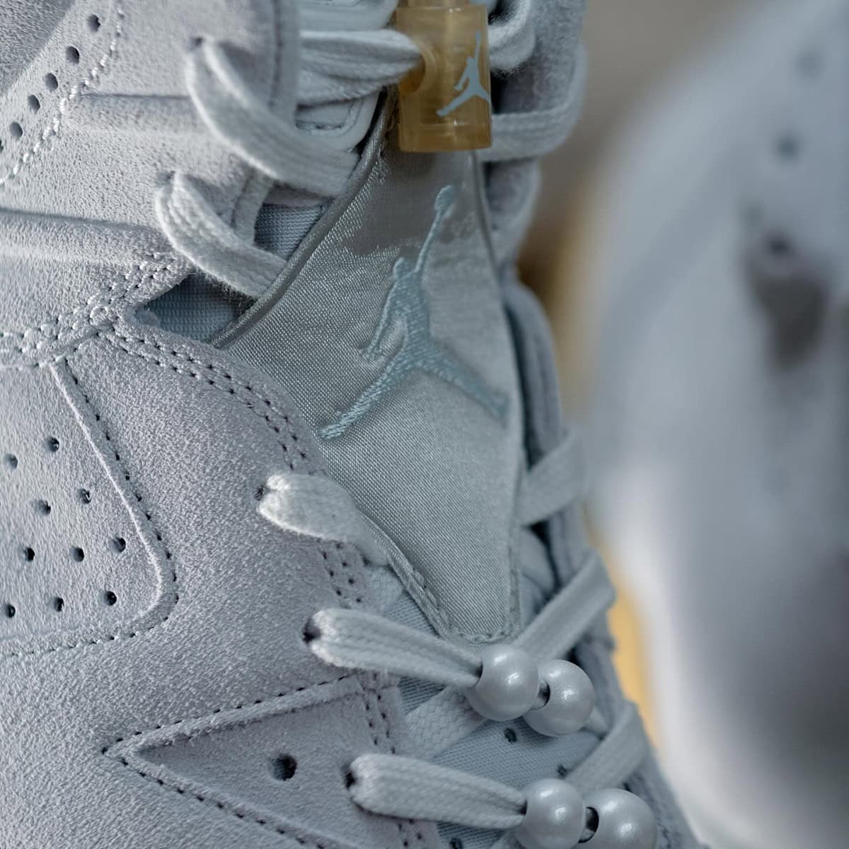 Air Jordan 6 "Pearls"