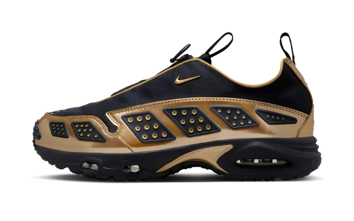 Nike Air Max SNDR “Black/Metallic Gold” 