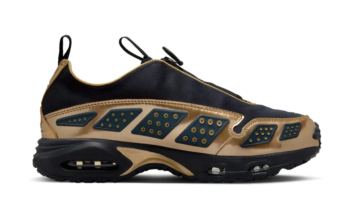 Nike Air Max SNDR “Black/Metallic Gold” 