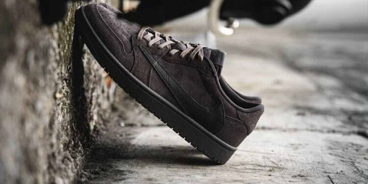 Travis Scott Air Jordan 1 Low Velvet Brown