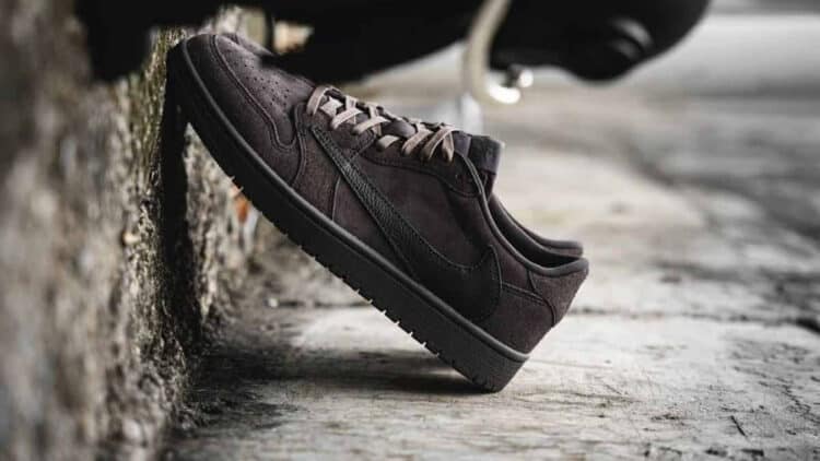 Travis Scott Air Jordan 1 Low Velvet Brown