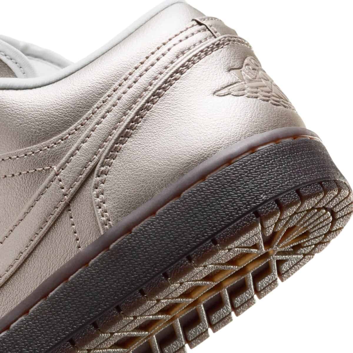 Air Jordan 1 Low SE "Metallic Zinc"