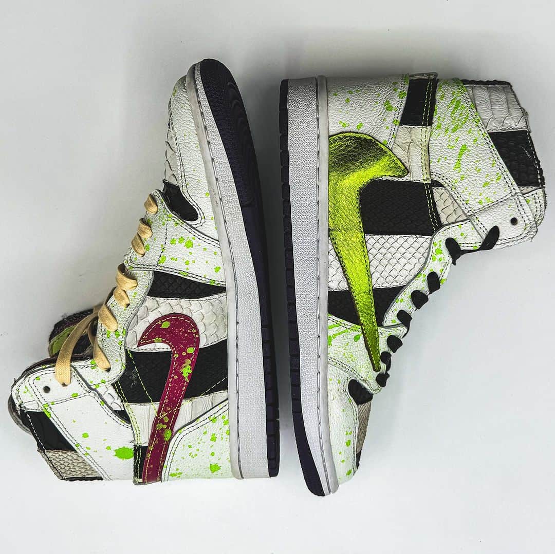 Travis Scott x Air Jordan 1 High "Beetlejuice"