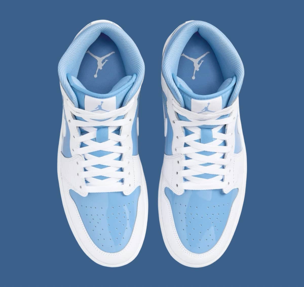 Air Jordan 1 Mid “Legend Blue”