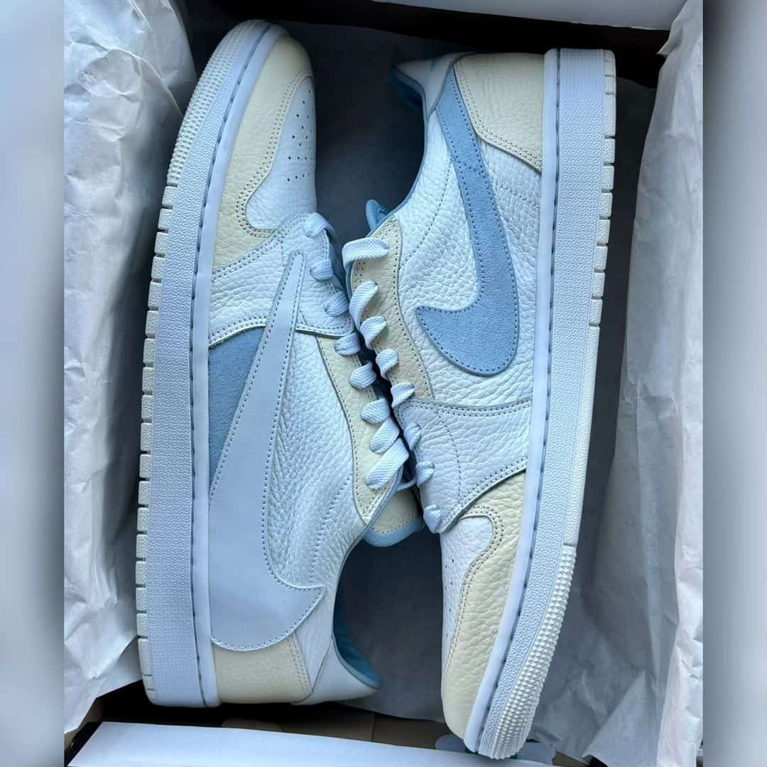 Travis Scott x Air Jordan 1 Low "Baby Blue"