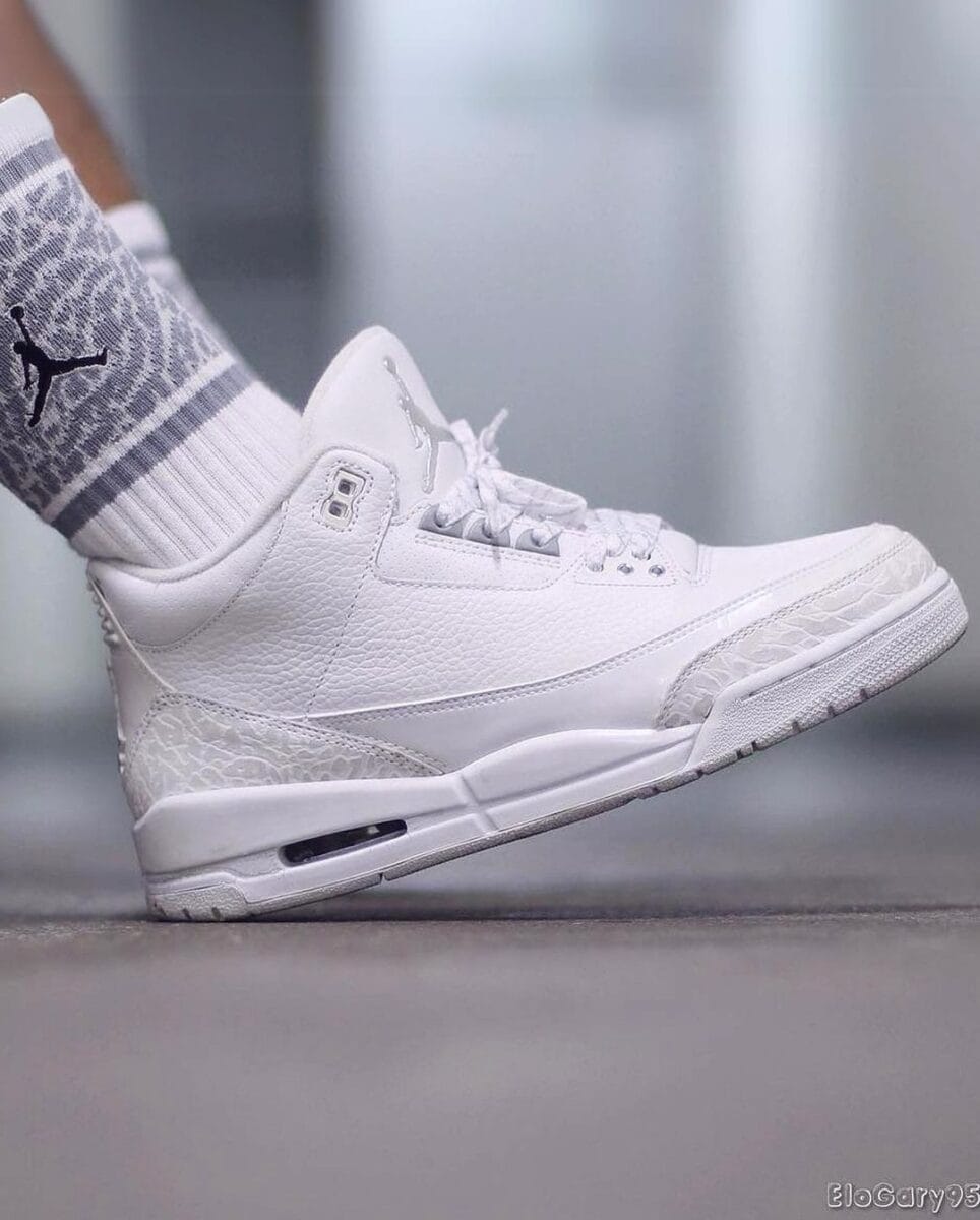 Air Jordan 3 Pure Money Sneakers