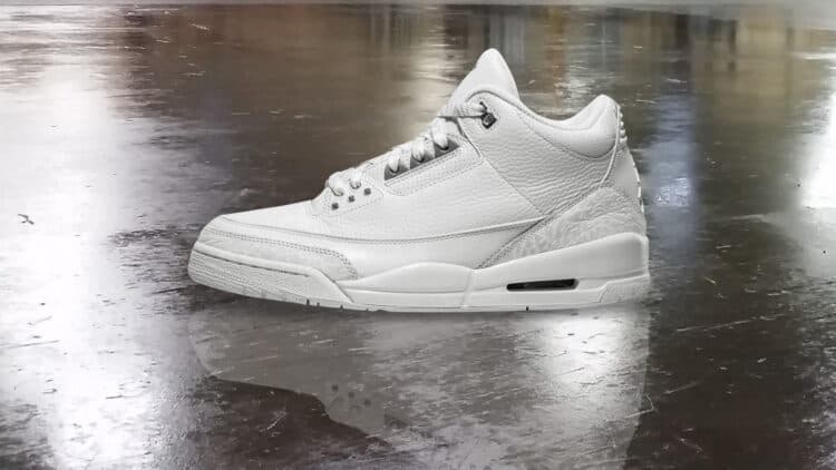 Air Jordan 3 Pure Money Sneakers