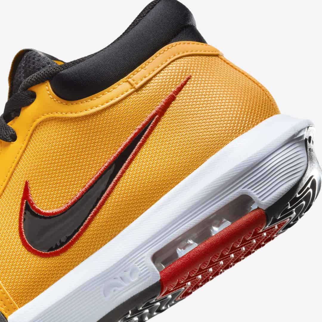 Nike LeBron Witness 8 "Bruce Lee"