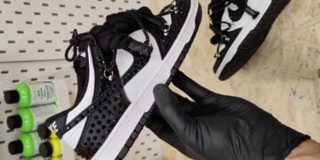 Blingy Nike Dunk Low Panda Brill Sneakers