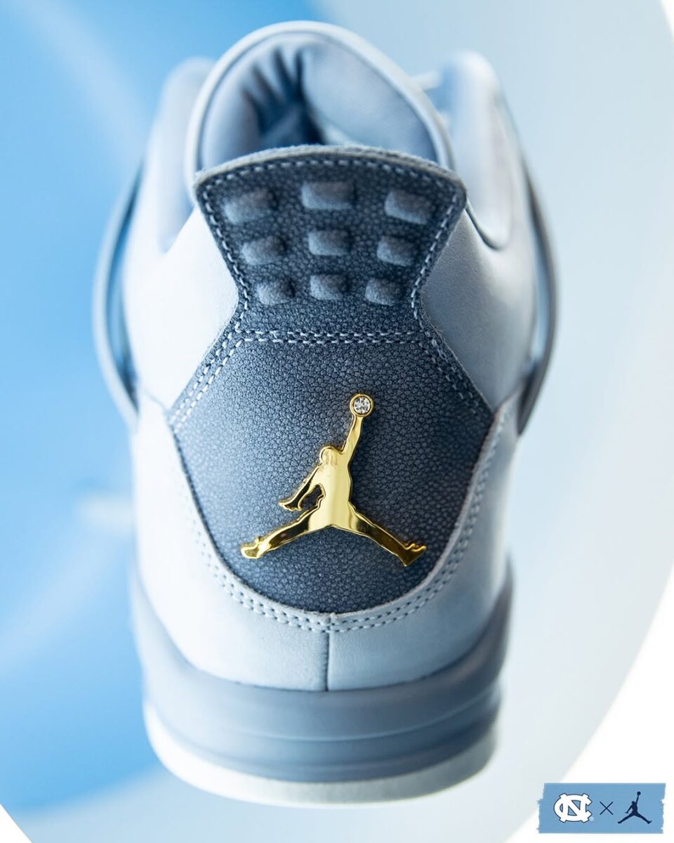 Air Jordan 4 "UNC" PE