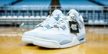 Air Jordan 4 "UNC" PE