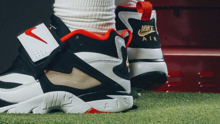 Nike Air Diamond Turf Falcons