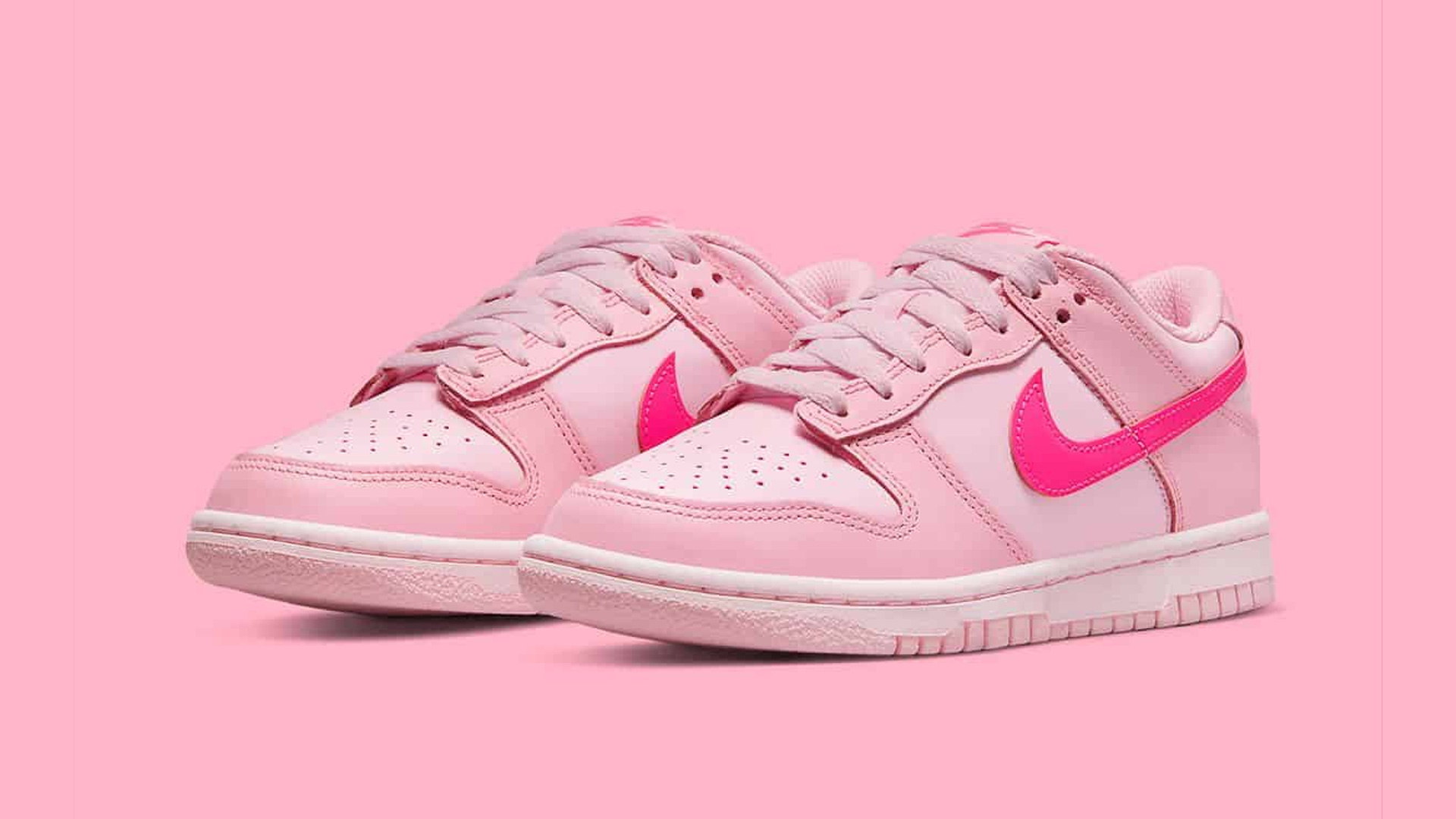 Nike Dunk Low Triple Pink