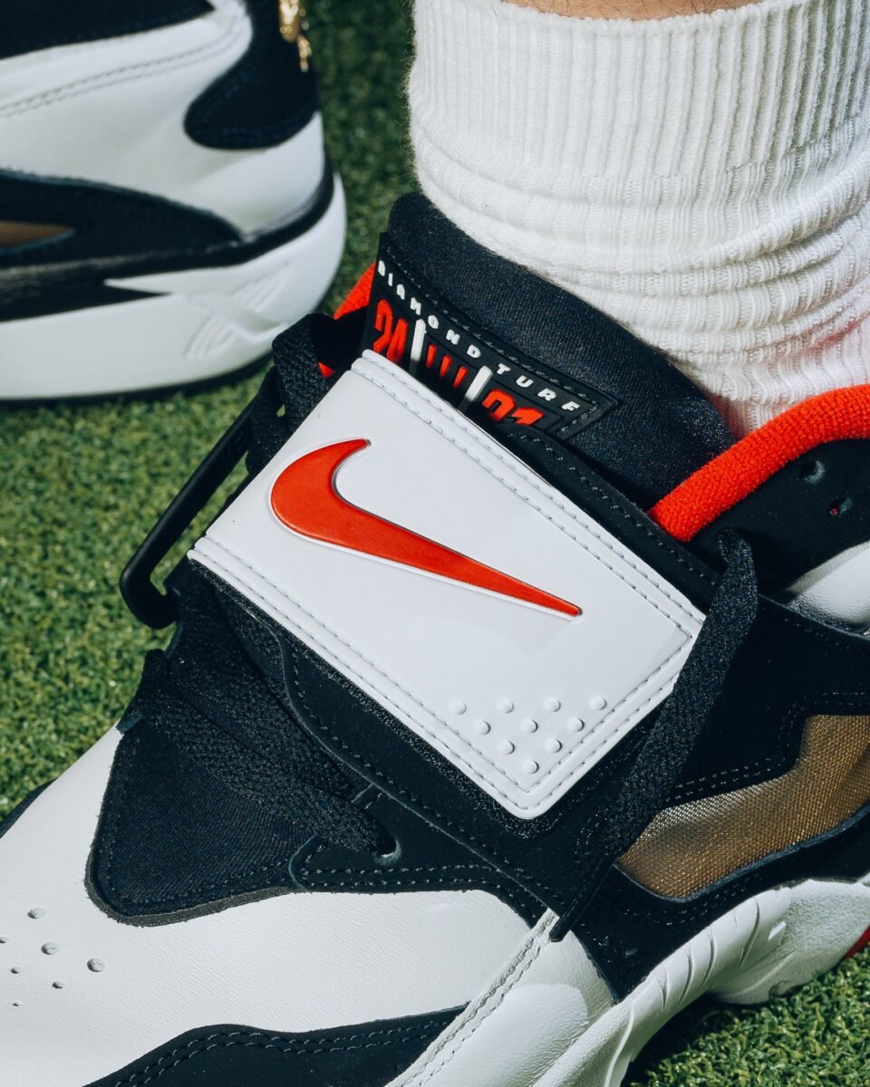 Nike Air Diamond Turf "Falcons"