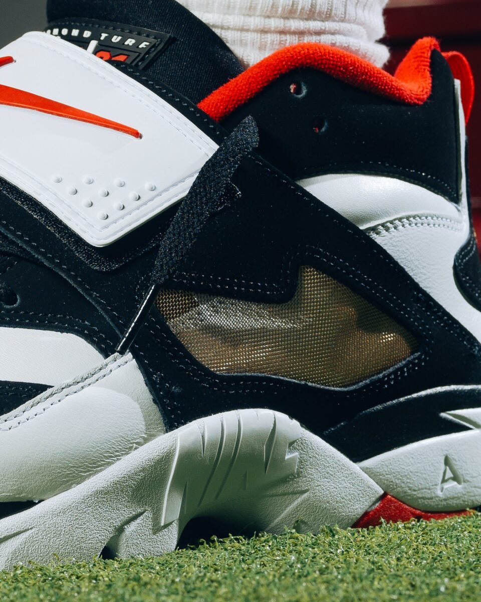 Nike Air Diamond Turf "Falcons"