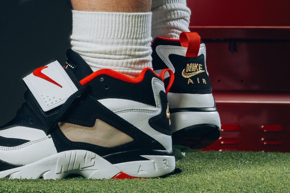 Nike Air Diamond Turf "Falcons"