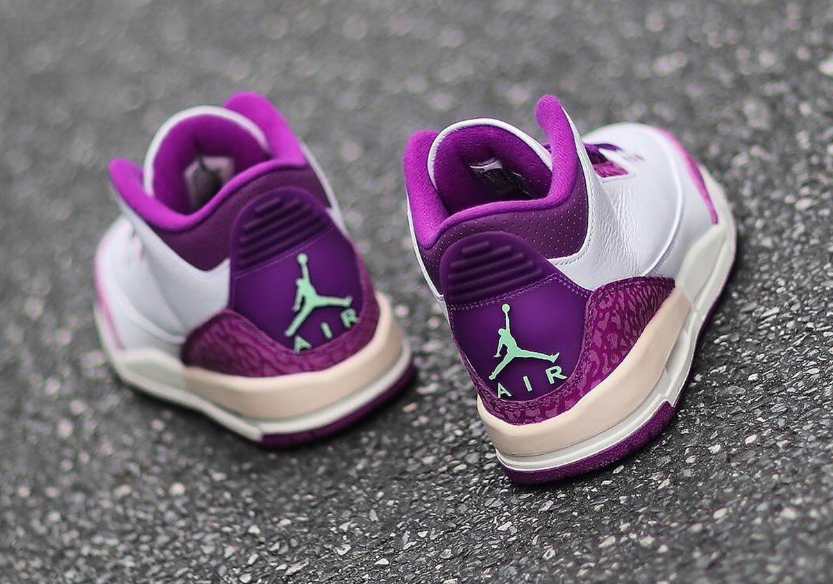 Air Jordan 3 "Vivid Purple"