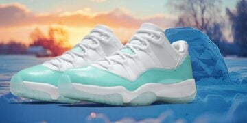 Air Jordan 11 Low "Igloo"