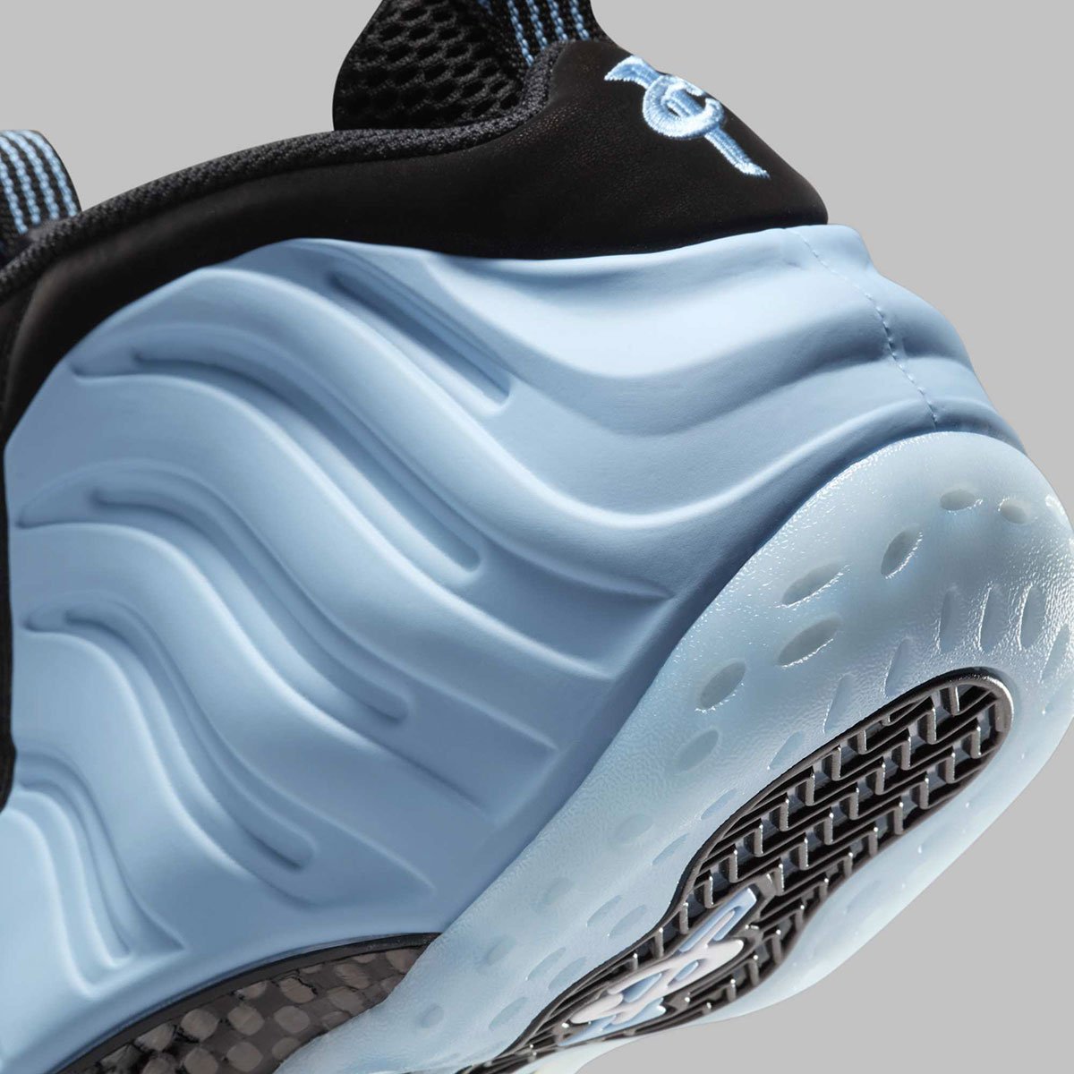 Nike Air Foamposite One “Psychic Blue”