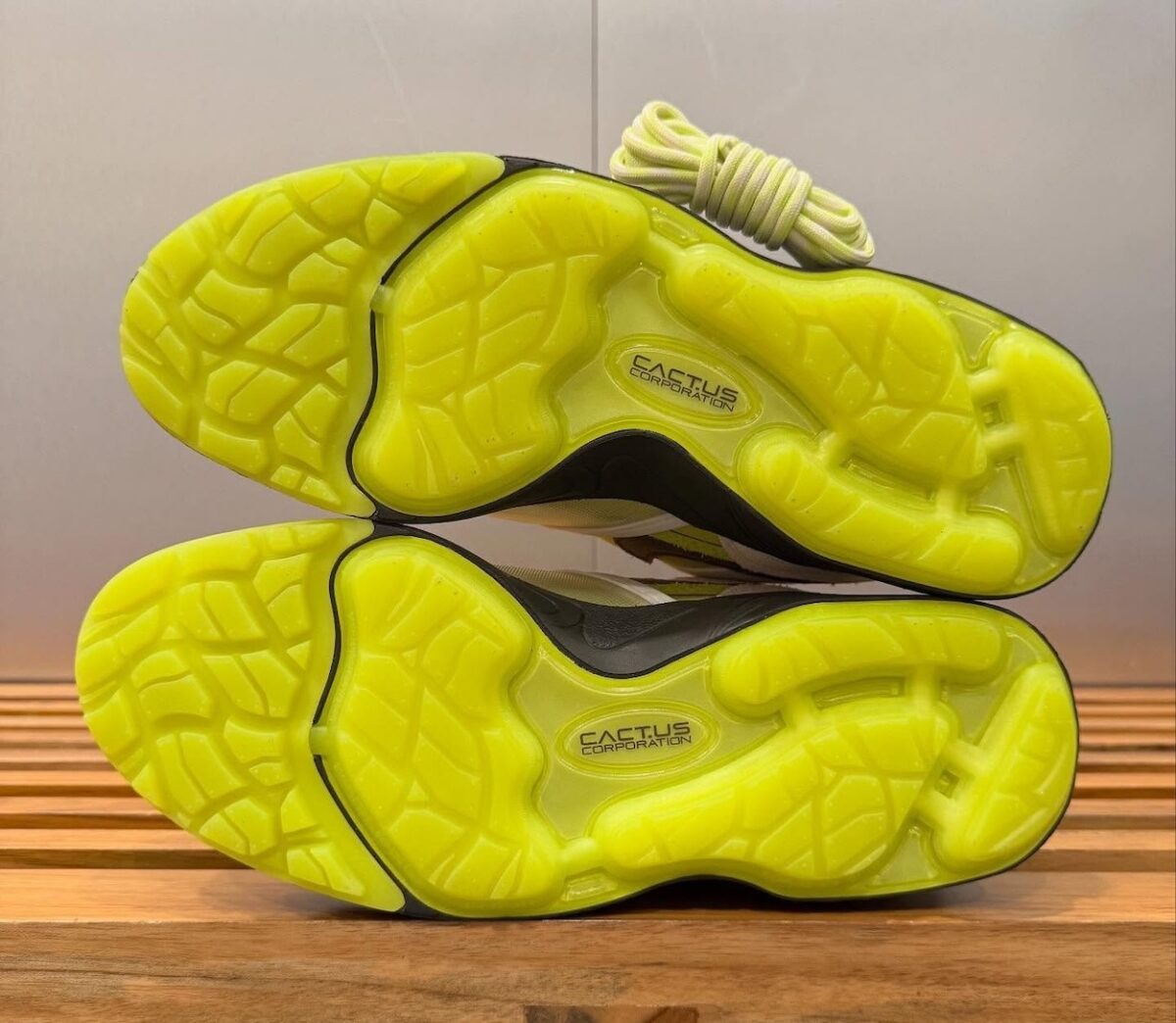 Travis Scott x Nike Zoom Field Jaxx “Limelight”