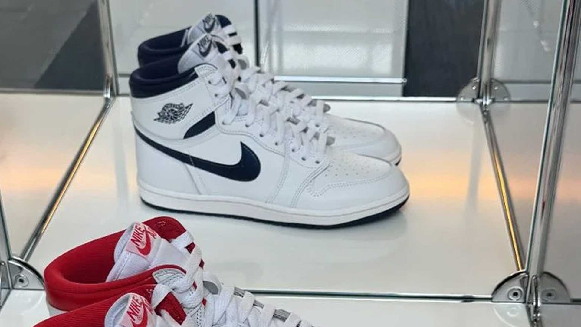 Air Jordan 1 Retro High '85 "Metallic Navy"