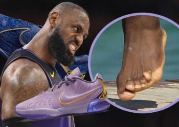 Nike Sneakers LeBron James Feet