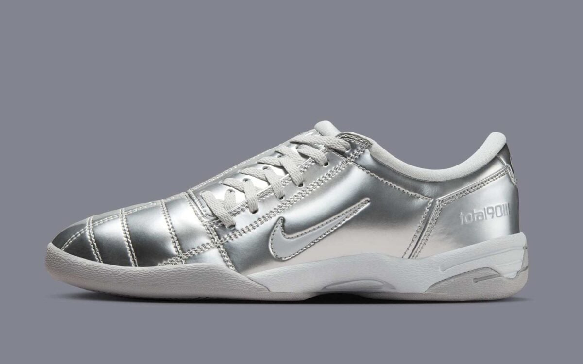 Nike Total 90 III “Metallic Platinum”