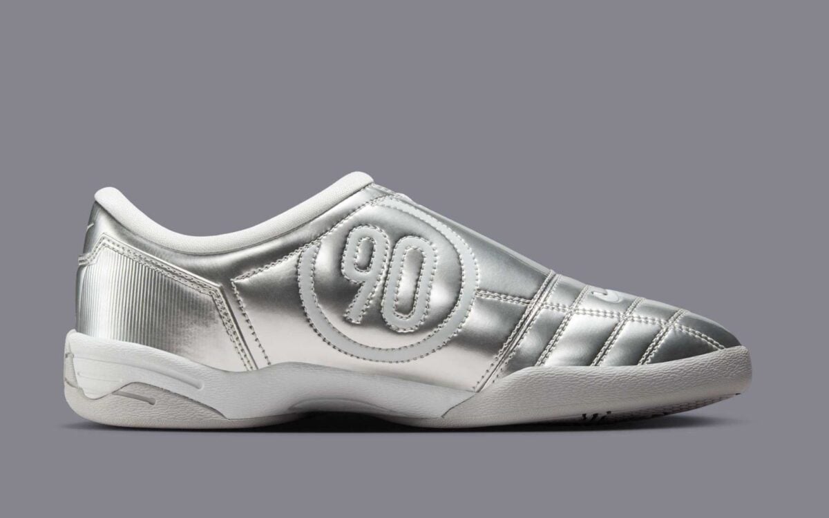 Nike Total 90 III “Metallic Platinum”
