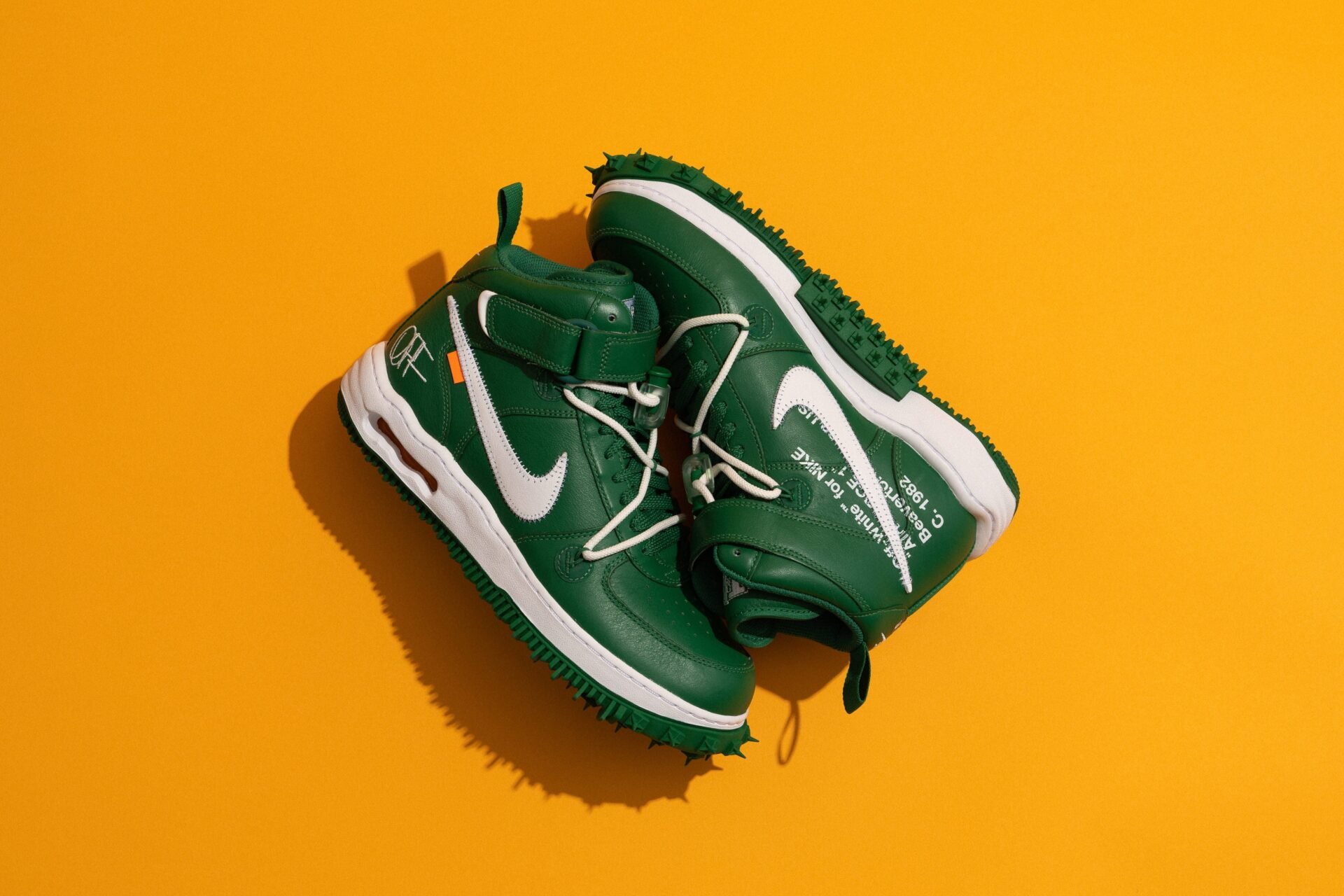 Off-White x Nike Air Force 1 Mid "Pine Green" (2023)