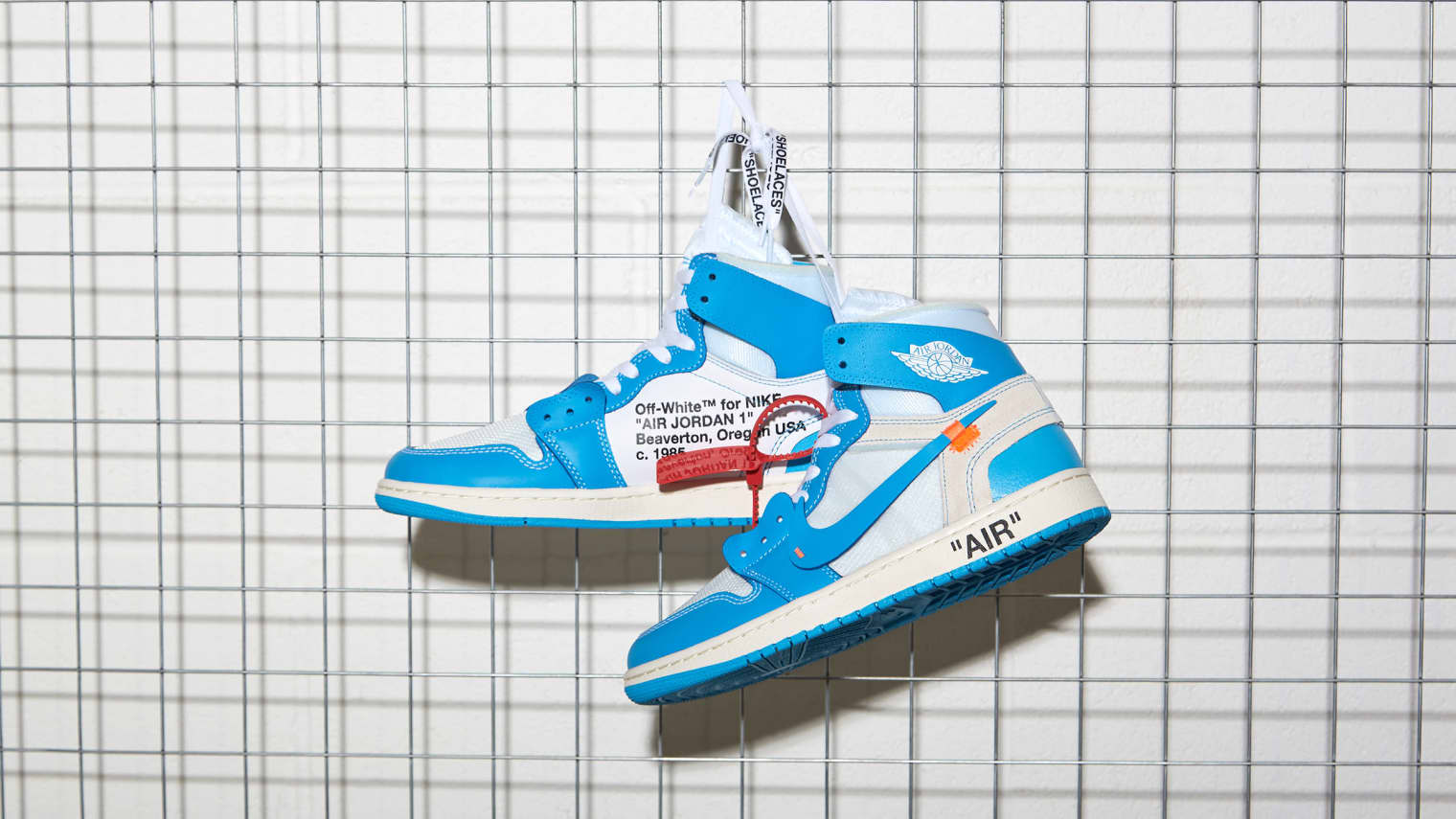 Off-White x Air Jordan 1 "UNC"