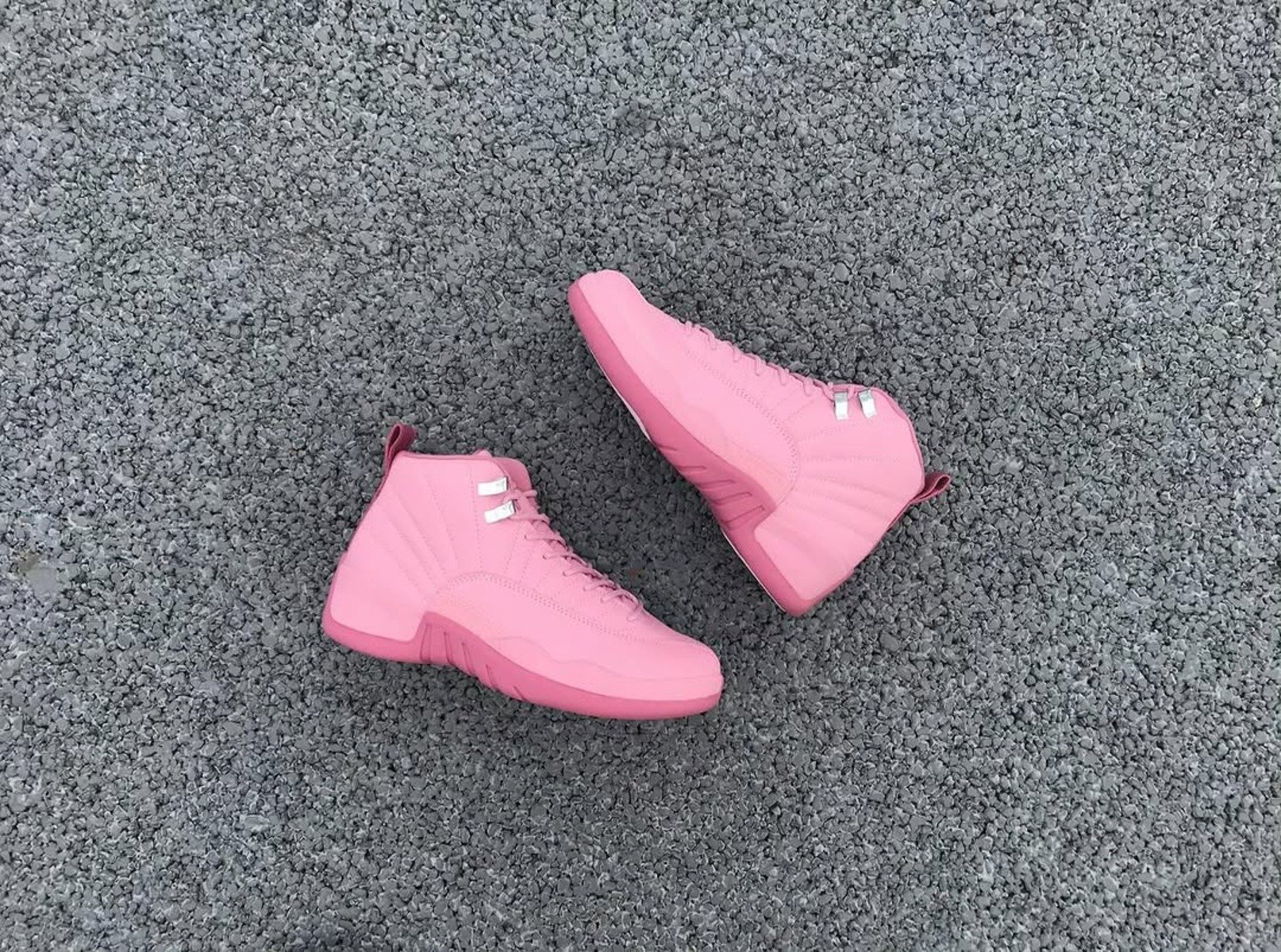 Air Jordan 12 "Pearl Pink"