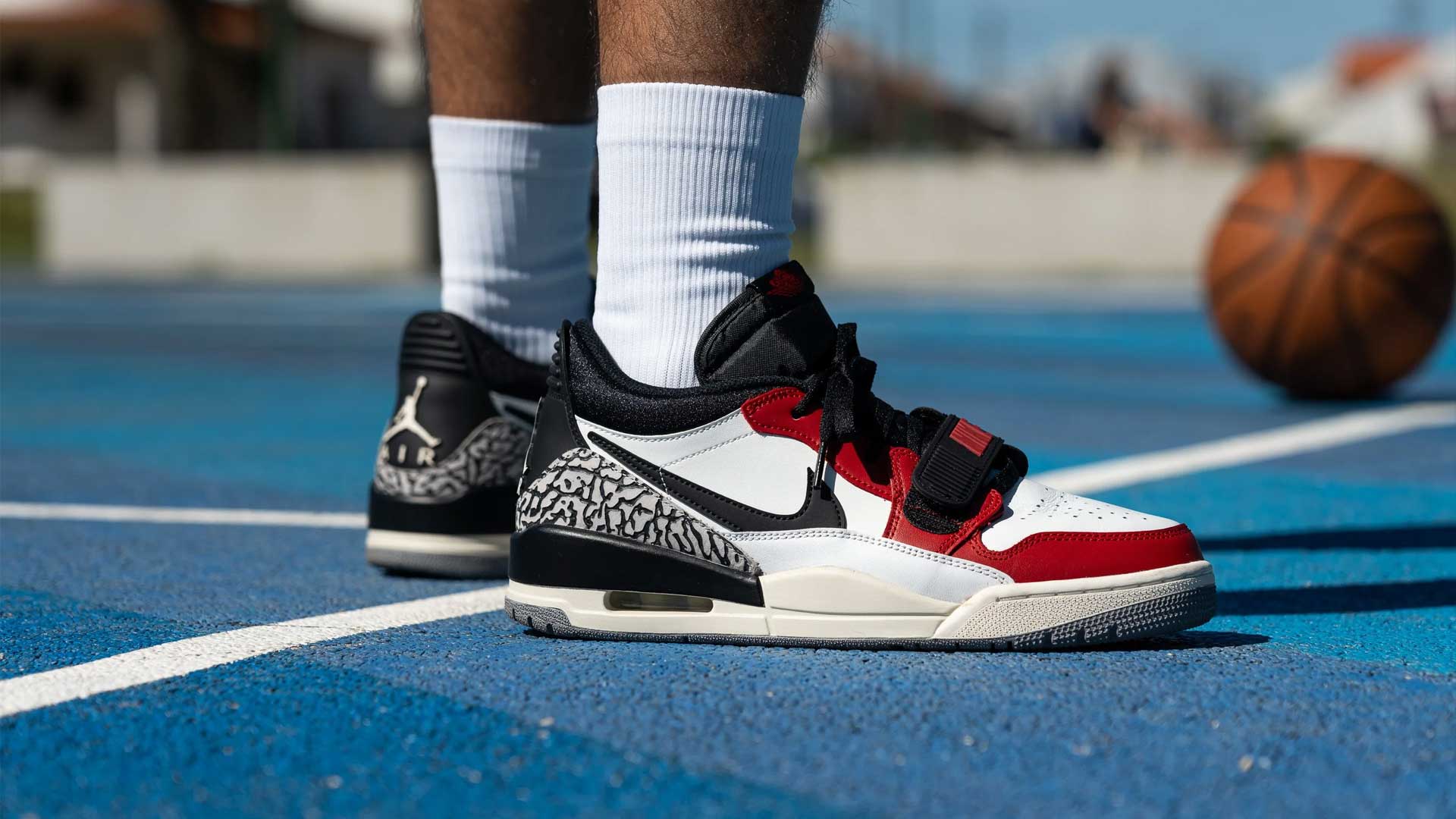 Jordan Legacy 312 on foot