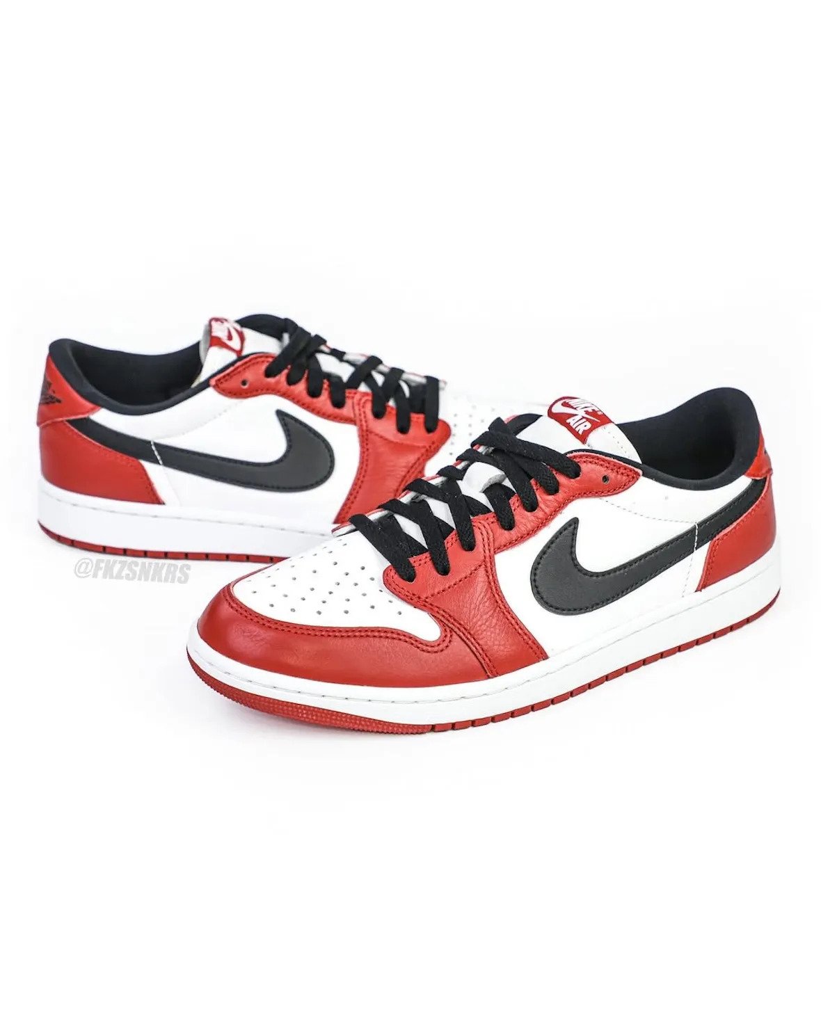 Air Jordan 1 Low OG "Chicago"
