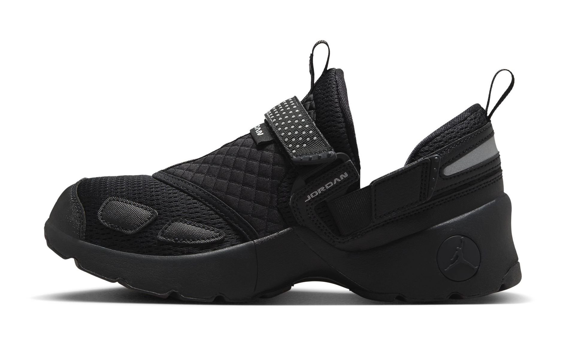 Jordan Trunner LX Triple Black
