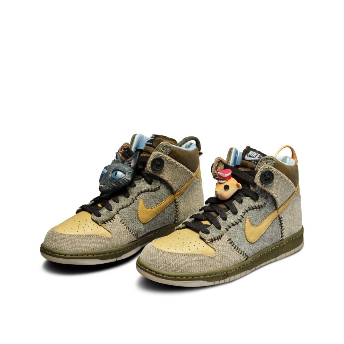 Nike Dunk High Coraline
