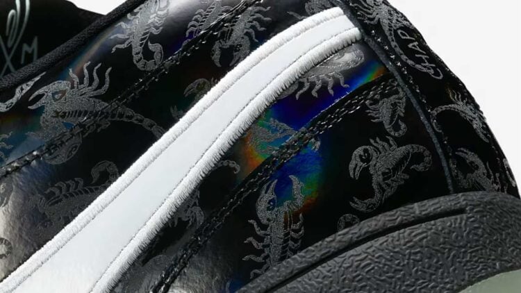 Halloween Nike Book 1