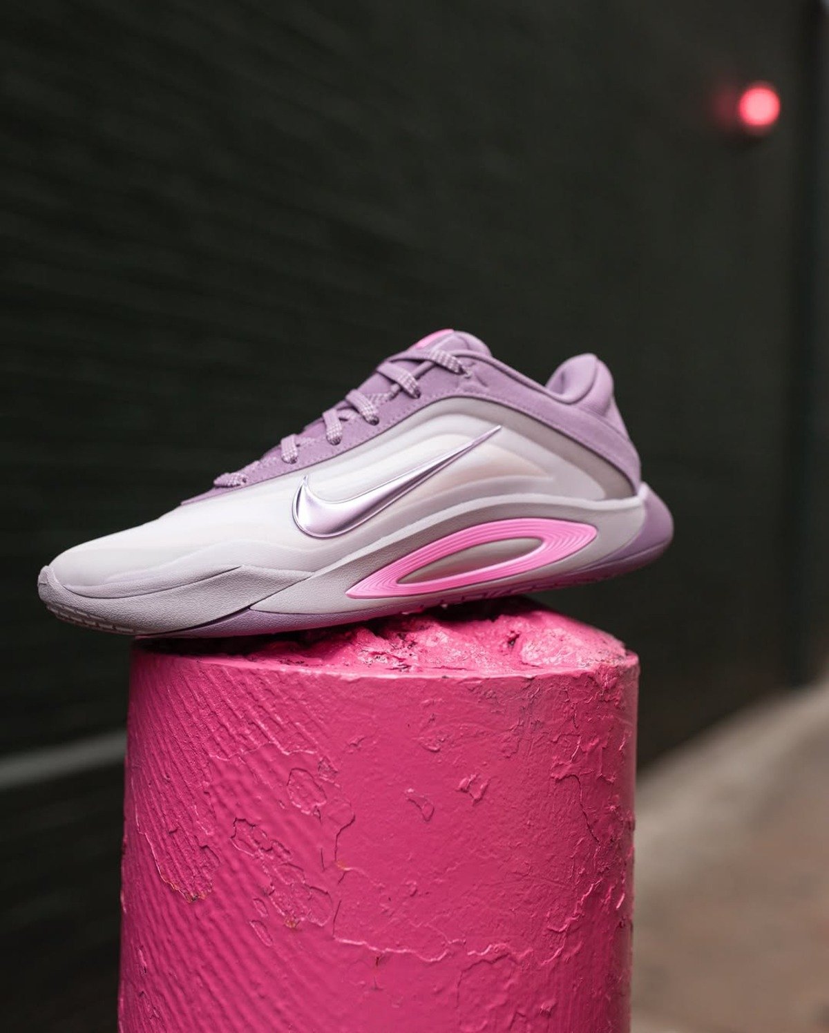 Nike A'One "Dog Mom"