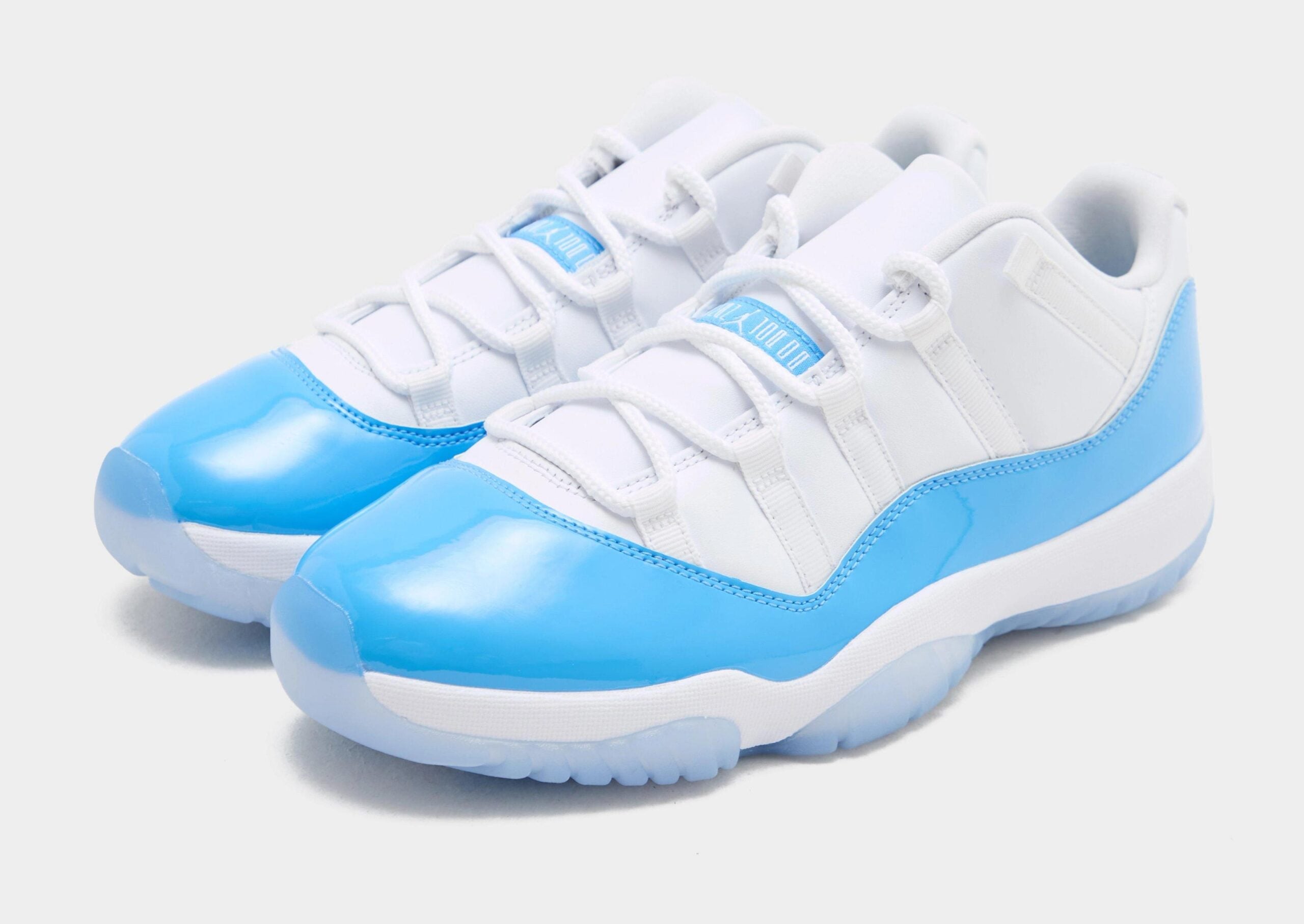 Air Jordan 11 Low "University Blue"